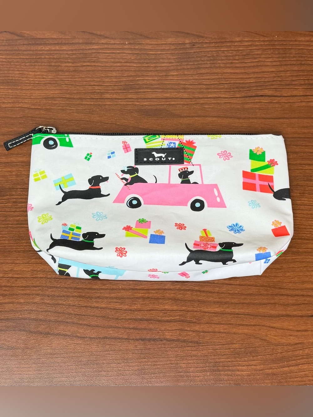 Scout Pouch with Dog Pattern